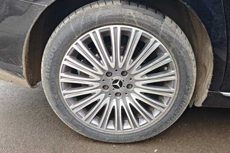 Used Mercedes-Benz E-Class 2018 Facelift E 300 L Luxury Edition