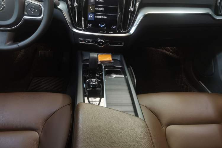 Used Volvo S60 2022 B4 Zhiyi Luxury Edition