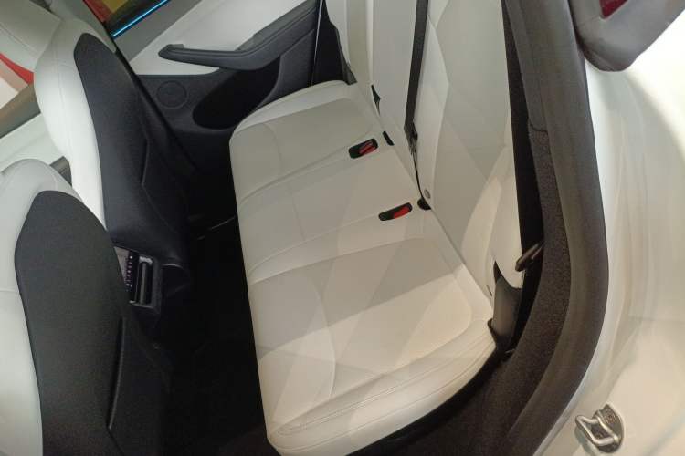 Used Tesla Model Y 2025 Rear-Wheel Drive First Edition
