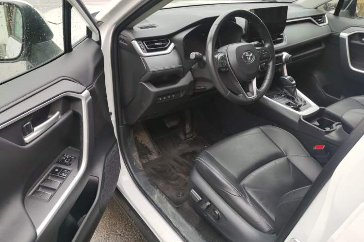 Used Toyota Wildlander 2023 2.0L CVT Four-Wheel Drive Luxury PLUS Edition
