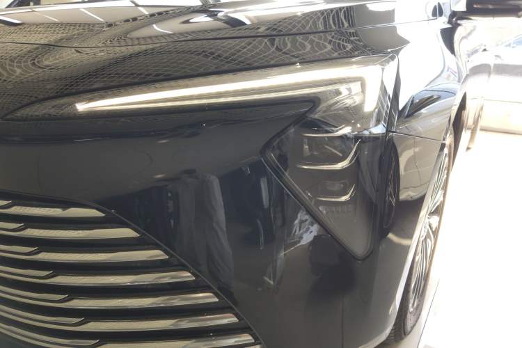 Used Buick LaCrosse 2025 28T Platinum Edition
