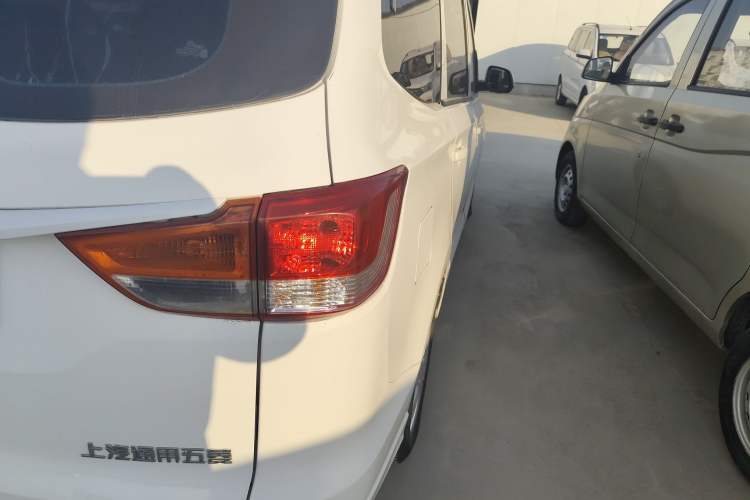 Used Wuling Hongguang 2015 1.5L S1 Standard China V-Emission Standards
