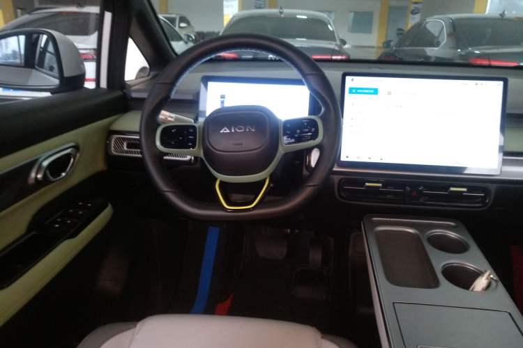 Used AION Y 2023 Younger
