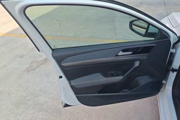 Used Volkswagen Lavida 2023 1.5L Automatic De Yi Edition