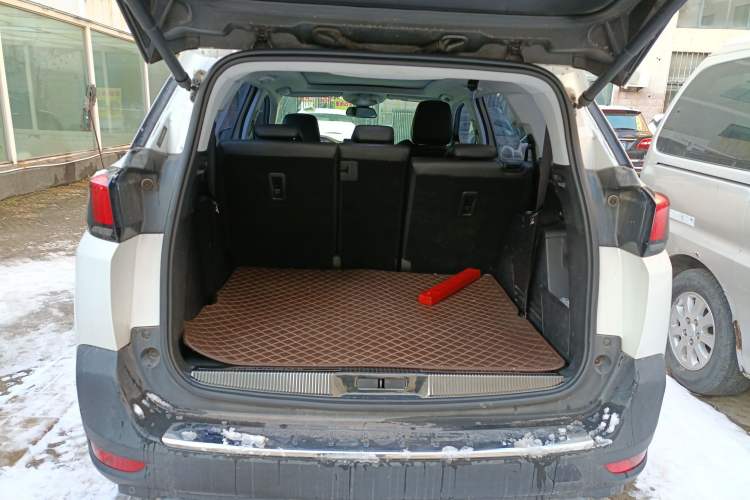 Used Peugeot 5008 2017 380THP 7-Seater Luxury Edition
