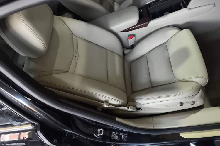 Used Cadillac XTS 2014 28T Comfort Version