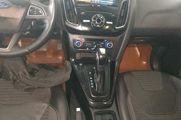 Used Ford Focus 2015 Hatchback 1.6L Automatic Fashion Edition