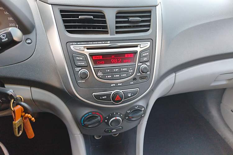 Used Hyundai Verna 2014 1.4L Automatic Smart GLS