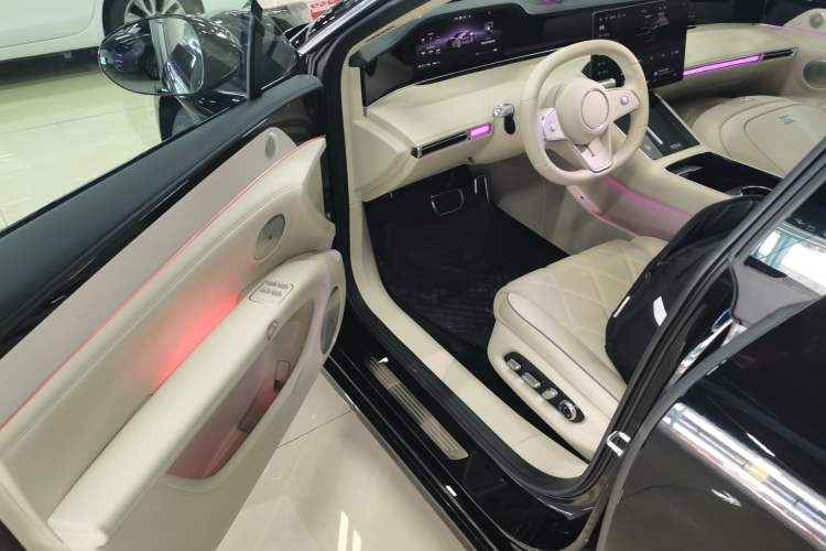 Used Hima Stelato S9 2024 All-Electric Max Rear-Drive Long-Range Version
