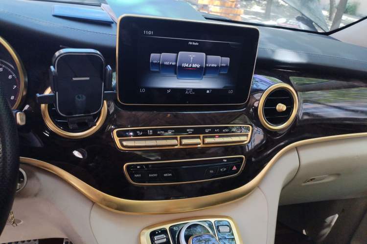 Used Mercedes-Benz V-Class 2017 V 260 Avantgarde Edition
