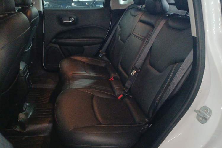 Used  Compass 2017 200T Automatic Family Edition