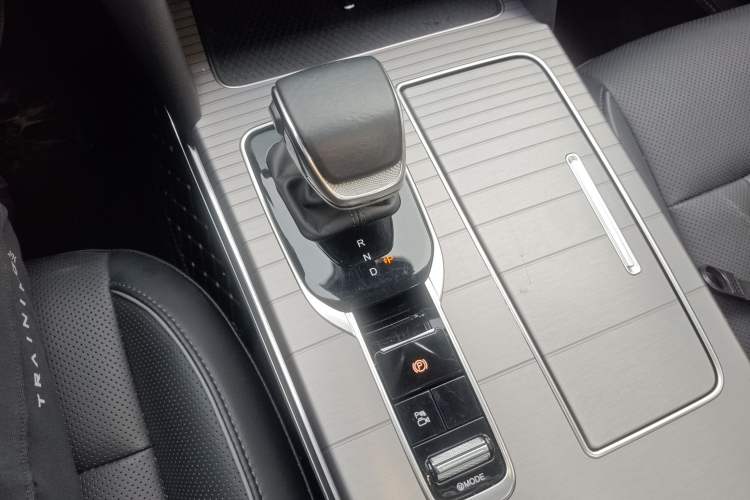 Used Hongqi HS7 PHEV 2024 2.0T PHEV Four-Wheel Drive Flagship Edition 7 Seats