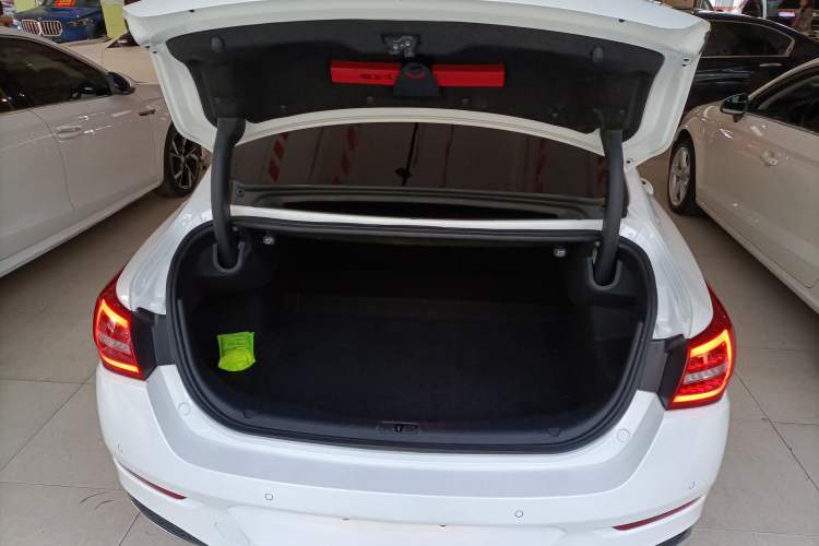 Used Hongqi H5 2020 1.8T Automatic Smart Connect Flagship Edition
