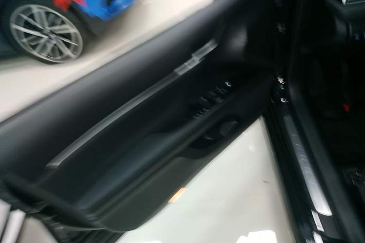 Used Toyota Camry 2021 2.0G Luxury Edition
