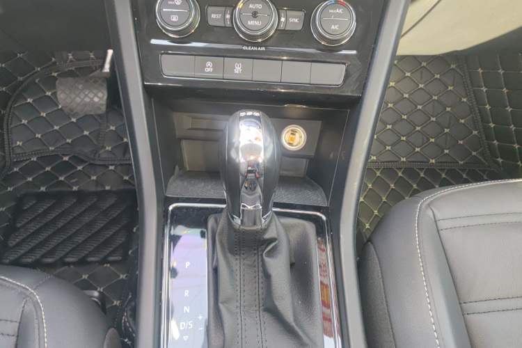 Used Volkswagen Touran 2016 Volkswagen Touran L 280TSI DSG Comfort Edition