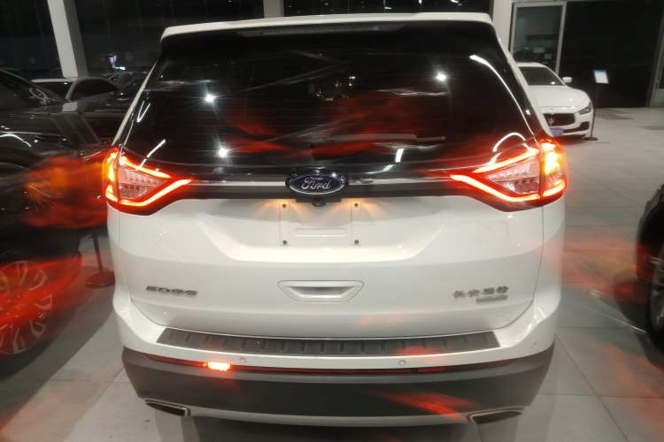 Used Ford Edge 2018 Facelifted EcoBoost 245 Two-Wheel-Drive Platinum Edition 5 Seats China V Emission Standard
