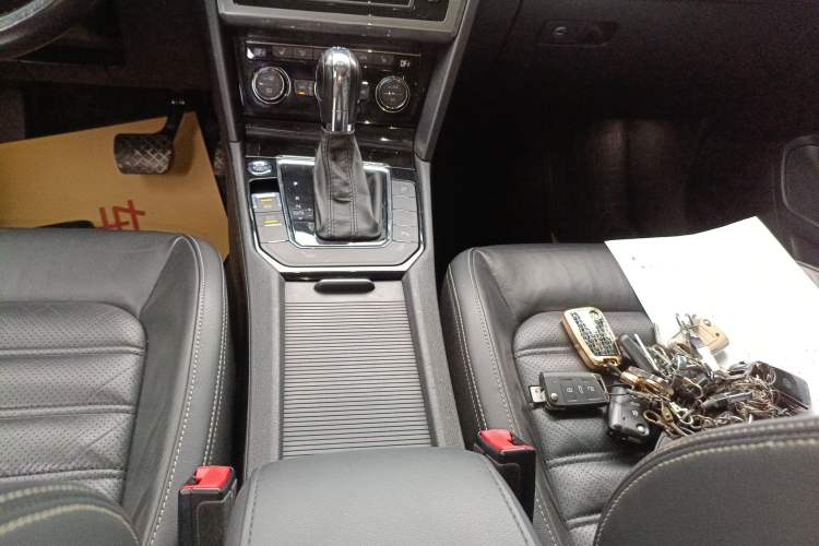 Used Volkswagen Lamando 2015 280TSI DSG Luxury Edition
