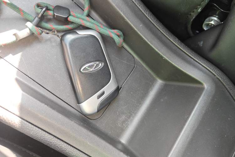 Used Chery Little Ant 2022 Sweet Pink Edition Half-Sugar Version 3-Cell Lithium 30kW 408km
