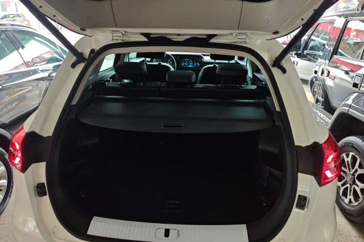 Used Hongqi HS5 2022 Revised Version 2.0T Smart Connect Flagship Edition
