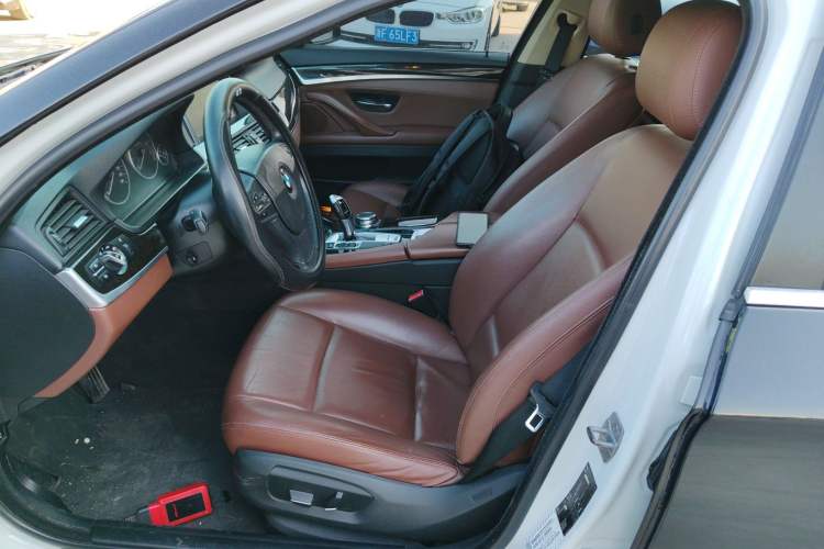 Used BMW 5 Series 2014 525Li Leading Model
