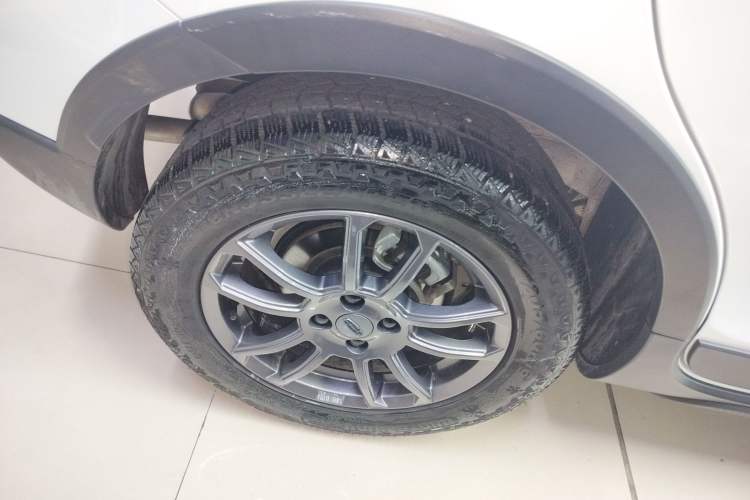 Used Geely Auto Vision X3 2021 PRO 1.5L CVT Deluxe Model
