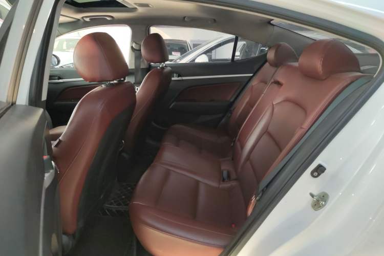 Used Hyundai Elantra 2016 1.6L Automatic ZhiXuan · Luxury Version
