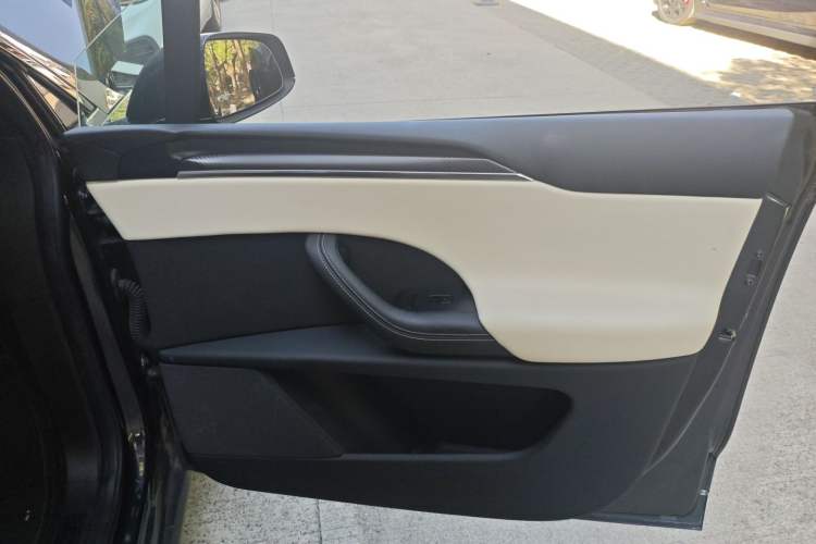 Used Tesla Model X 2023 Three-Motor All-Wheel-Drive Plaid Version
