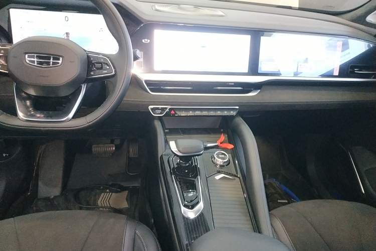 Used Geely Auto Monjaro L 2024 2.0TD High-Power Automatic Two-Wheel Drive Skyline Edition
