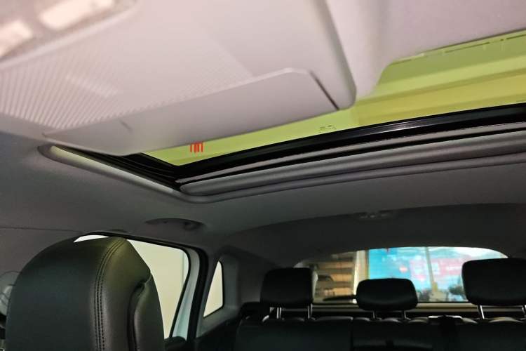 Used Peugeot 3008 2015 1.6THP Automatic Trend Edition
