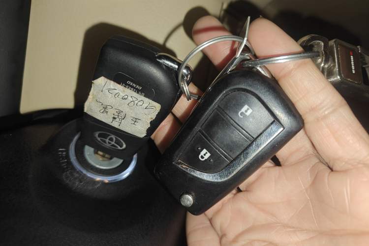 Used Toyota Highlander 2018 2.0T Two-Wheel Drive Elite Version 5 Seats China VI Standard