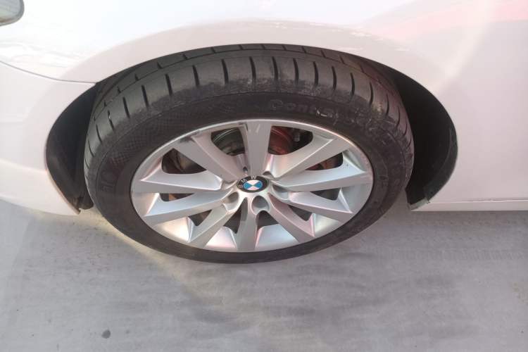 Used BMW 5 Series 2014 530Li Leading Model
