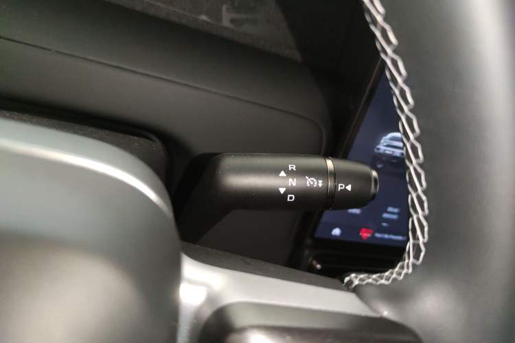 Used  V23 2025 401 Two-Wheel Drive Intelligent Driving Version
