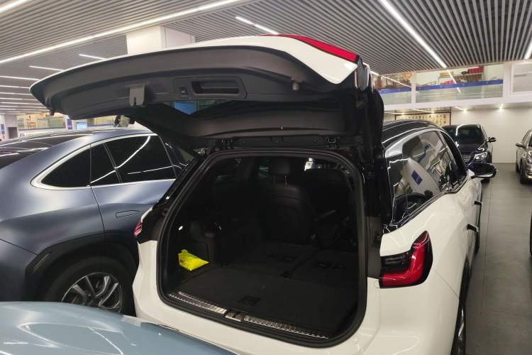 Used Nio ES8 2020 415 km Range 6-Seater Version