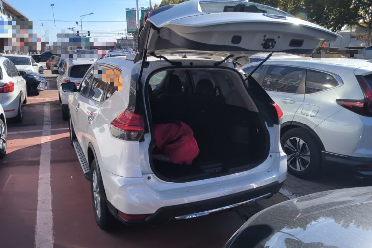 Used Nissan X-Trail 2023 Classic 2.0L Two-Wheel Drive Smart Connect Premium Edition
