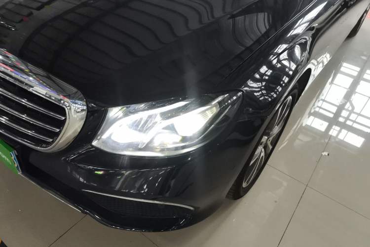 Used Mercedes-Benz E-Class 2019 E 260 L
