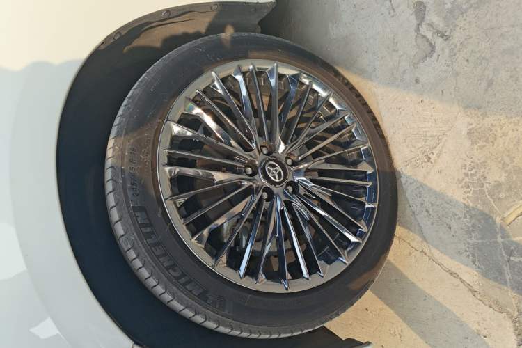 Used Toyota Vellfire 2023 Crown Dual-Engine 2.5L HV Ultimate Edition