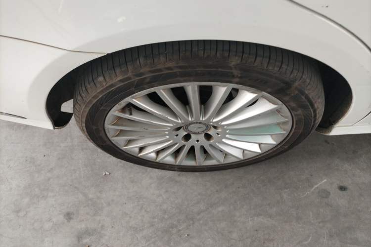 Used Mercedes-Benz E-Class 2015 Facelift E 200 L