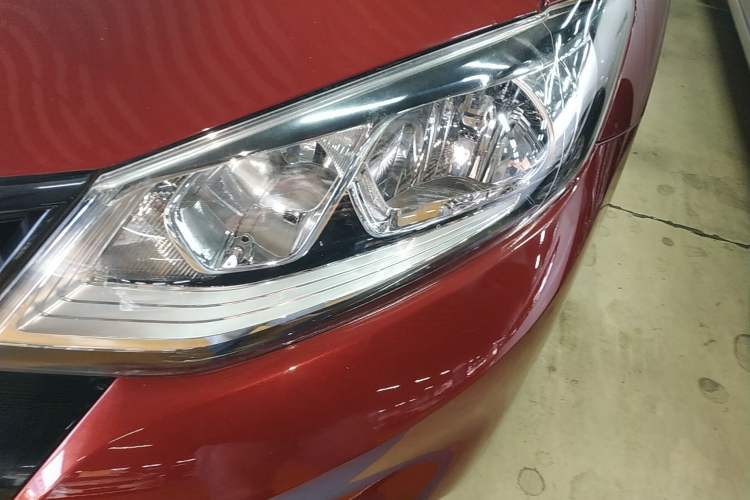 Used Nissan Tiida 2016 1.6L CVT Cool Dynamic Edition
