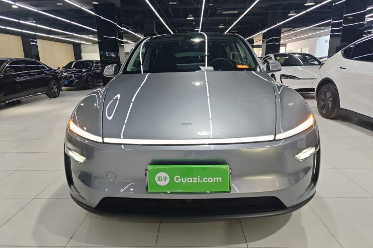 Used Tesla Model Y 2025 Rear-Wheel-Drive Version