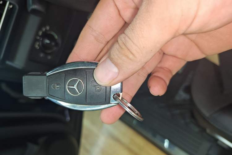 Used Mercedes-Benz R-Class 2014 R 320 4MATIC Business Model
