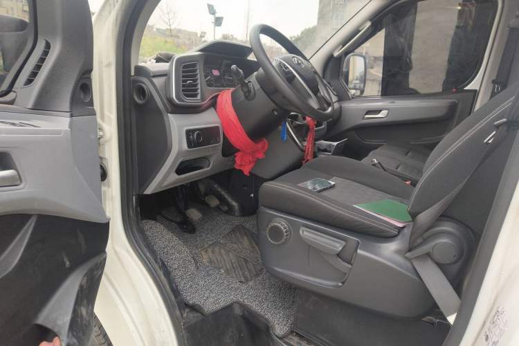 Used SAIC MAXUS Xintu V80 2021 2.0T Manual Classic Aoyuntong 127 PS Mid-axle Mid-roof 6/7/8/9-Seater
