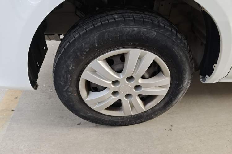 Used FORTHING Lingzhi 2022 Striving Version M5L 1.6L Base Model 7 Seats