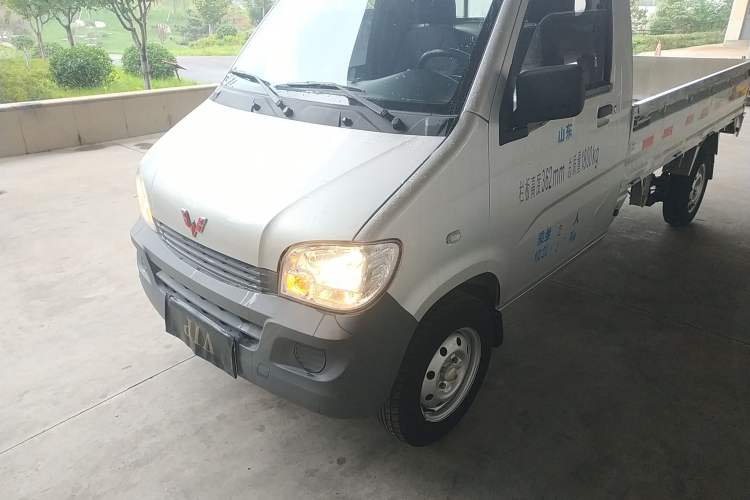 Used Wuling Zhiguang Small Truck 2020 1.2L Single Cab
