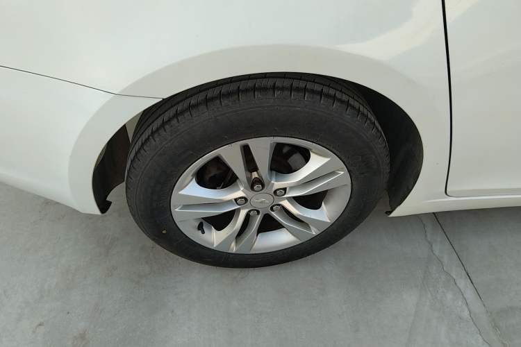 Used Chevrolet Cruze 2015 Hatchback 1.6L Automatic Comfort Edition