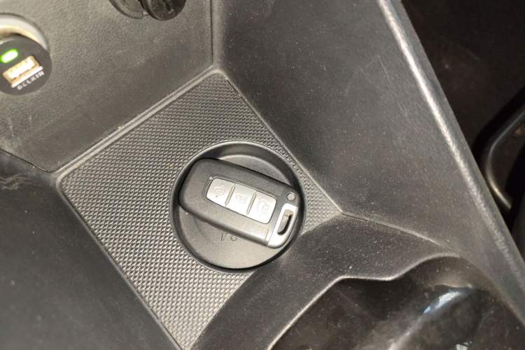 Used Kia K2 2012 Hatchback 1.6L AT Premium Commemorative Edition
