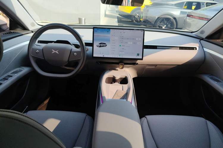 Used XPeng MONA M03 2024 620 with Ultra-Long Range
