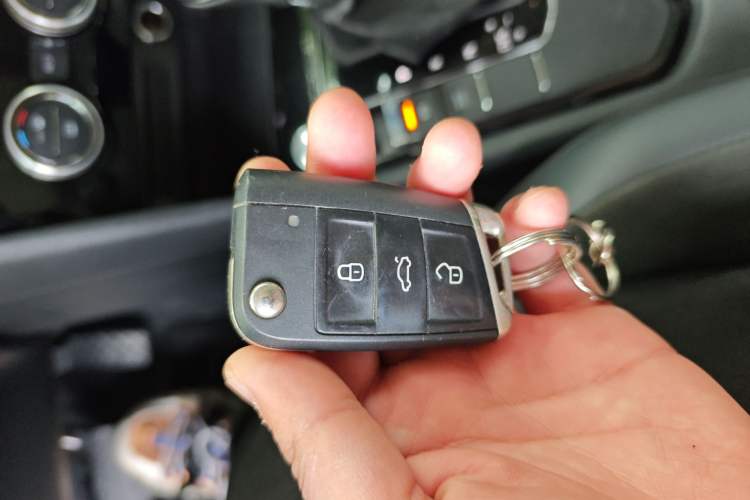 Used Volkswagen Tiguan L 2019 Revised 330TSI Automatic Two-Wheel Drive Smart & Luxury Edition China VI Standard
