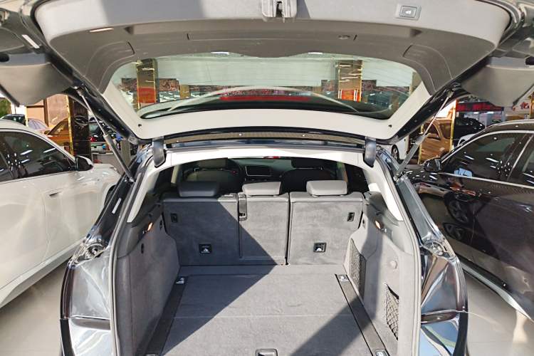 Used Audi Q5 2017 Plus 40 TFSI Ambition Model
