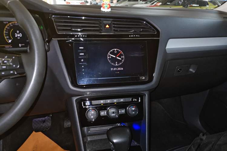 Used Volkswagen Tiguan L 2021 330TSI Automatic Two-Wheel Drive Smart Edition
