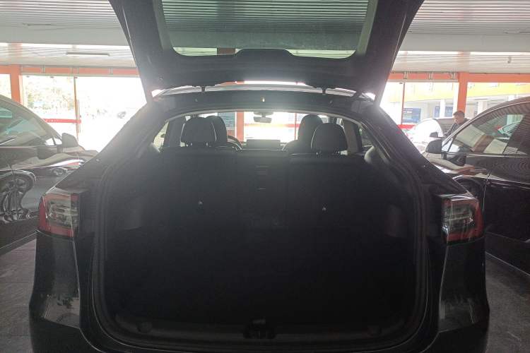 Used Tesla Model Y 2024 Rear-Wheel-Drive Version
